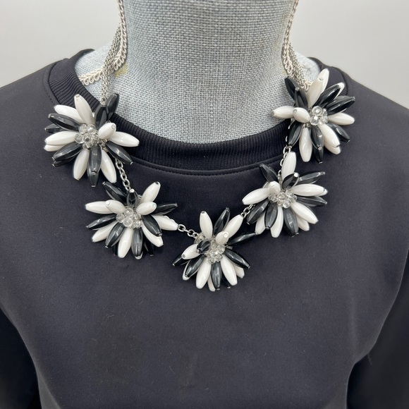 Jewelry - Vintage Bakelite Black and White Floral Statement Necklace